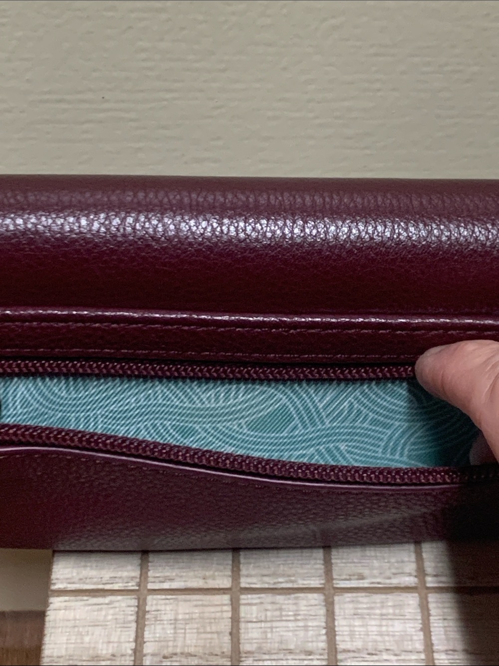 The SAK Leather Wallet - Picture 4 of 16